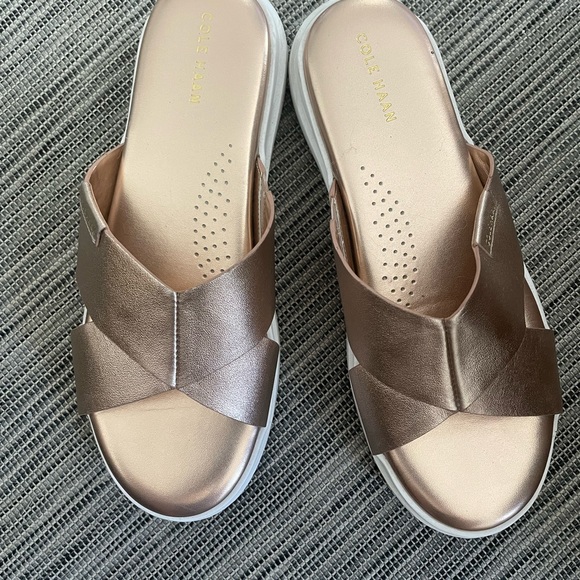 Cole HAAN Slides - Picture 2 of 2